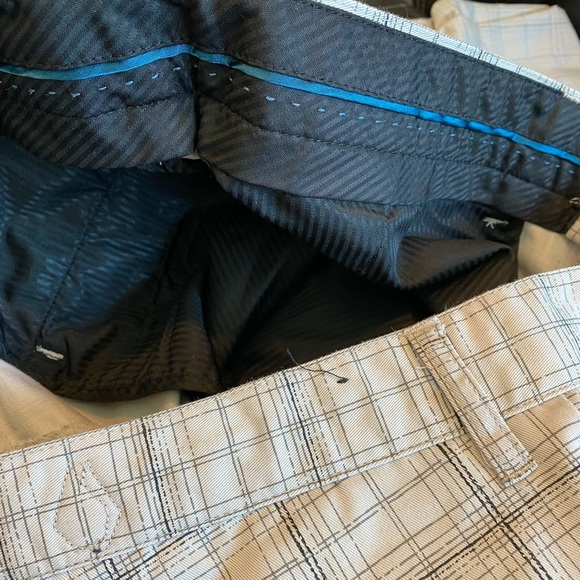Like New!  Corpus Class Volcom Flat Front Plaid Shorts - Picture 8 of 11